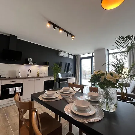 Party Avangarde Apartments City Center Леба Екстер'єр фото